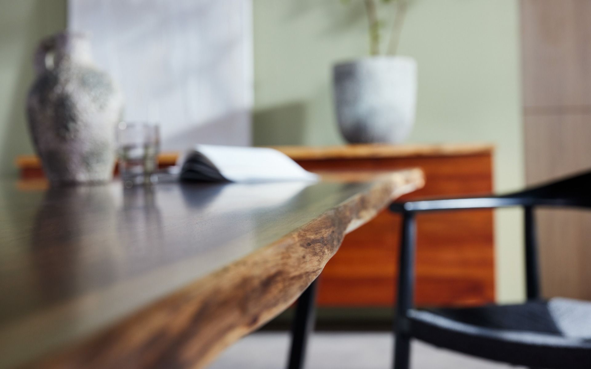 Dining Tables Round, Oval, Extendable & Marble Nick Scali