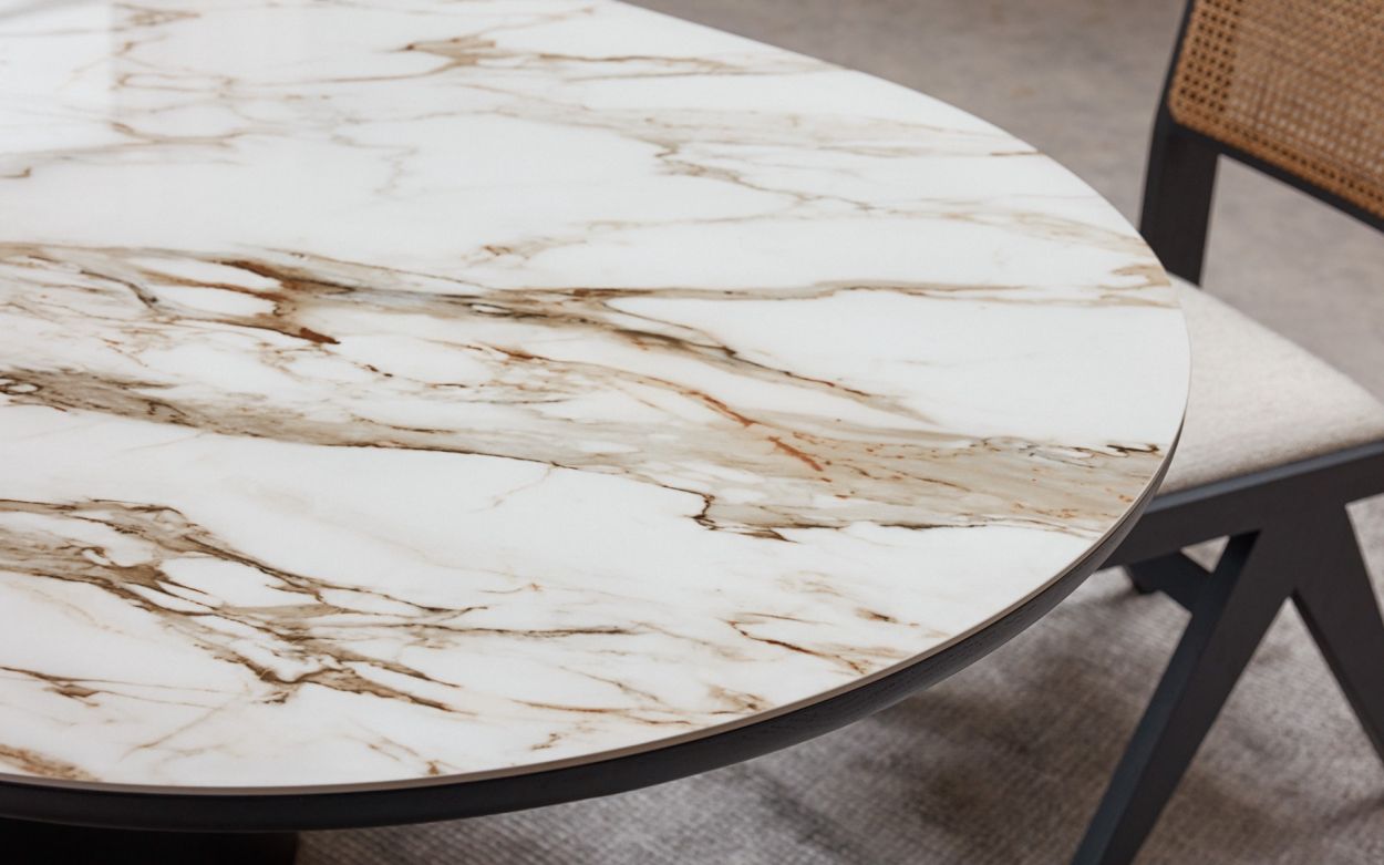 Nick scali top oval dining table