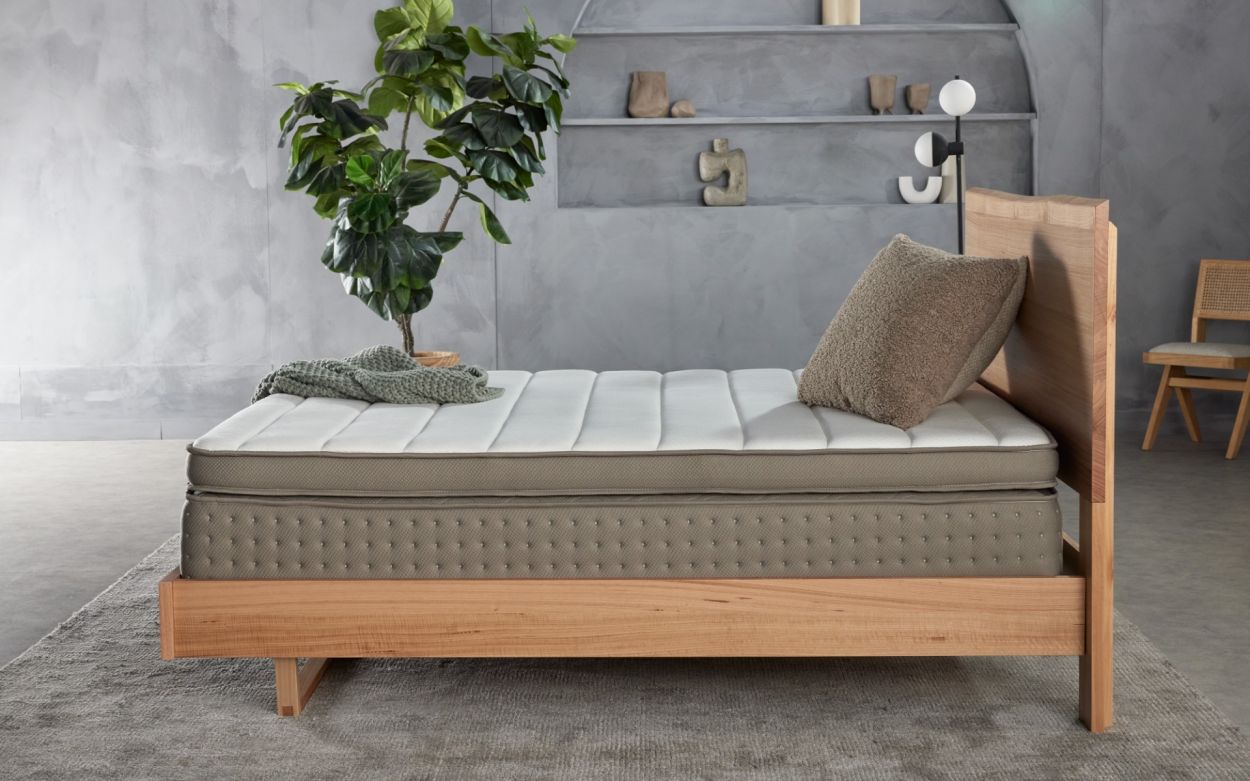 Nick scali discount queen beds